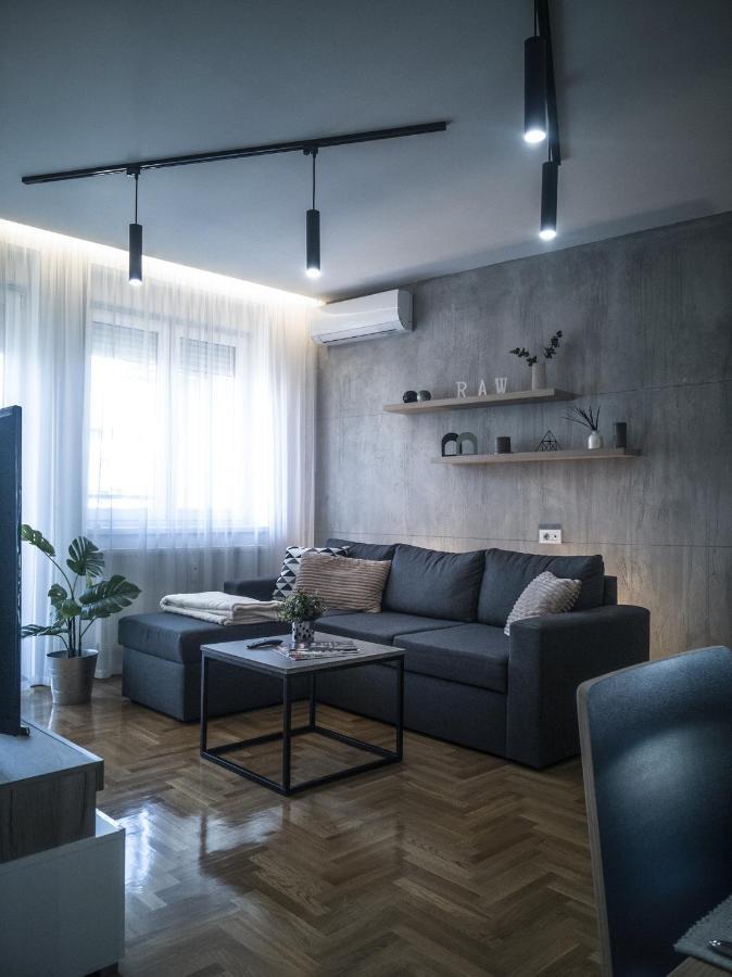 Raw Industrial City Apartment سوبوتيتْسا المظهر الخارجي الصورة