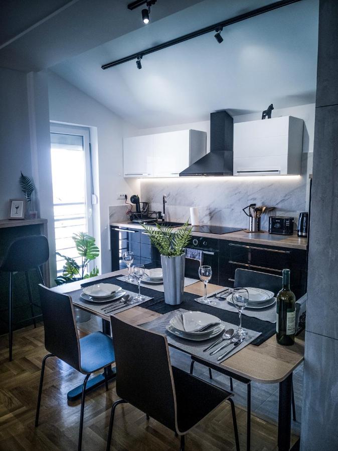 Raw Industrial City Apartment سوبوتيتْسا المظهر الخارجي الصورة