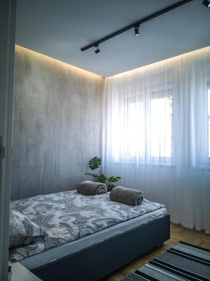 Raw Industrial City Apartment سوبوتيتْسا المظهر الخارجي الصورة