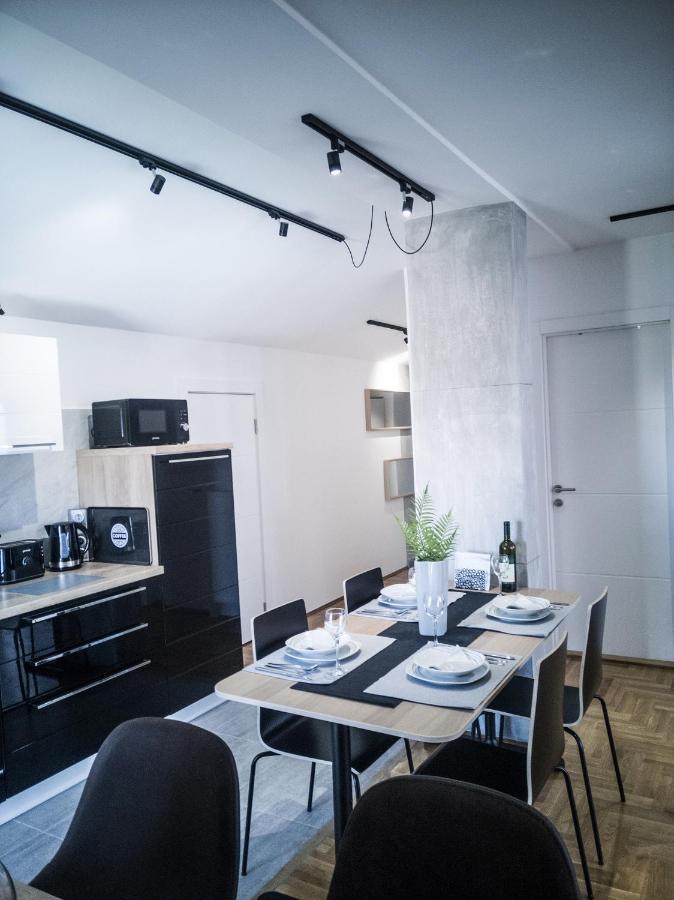 Raw Industrial City Apartment سوبوتيتْسا المظهر الخارجي الصورة